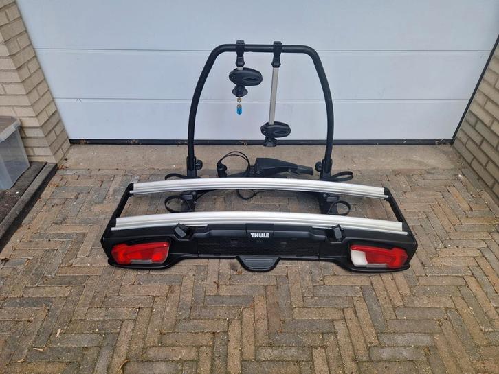 Thule VeloSpace XT2 938, Auto diversen, Fietsendragers, Zo goed als nieuw, Trekhaakdrager, 2 fietsen, Brede banden, Elektrische fiets