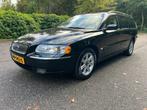 Volvo V70 2.5T AWD Summum 2005 Trekhaak, PDC, Xenon, Netjes, Automaat, 1800 kg, Beige, Vierwielaandrijving
