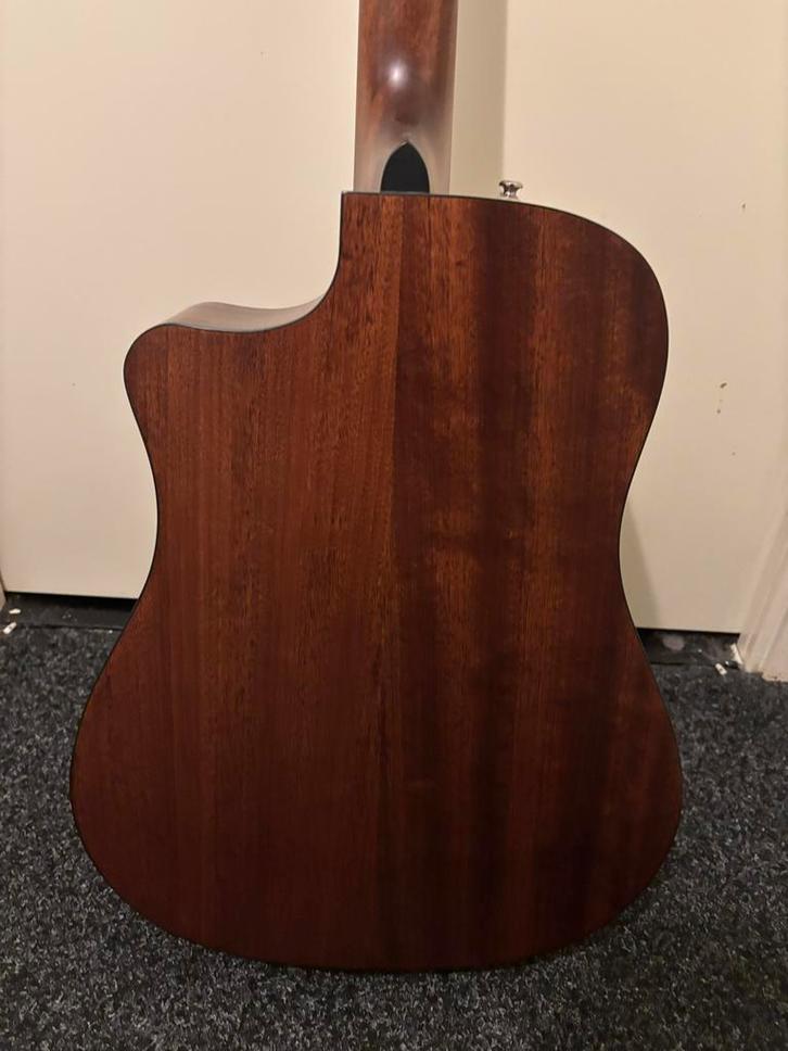Fender CB-100CE Akoestische Basgitaar, Muziek en Instrumenten, Snaarinstrumenten | Gitaren | Akoestisch, Gebruikt, Western- of Steelstringgitaar