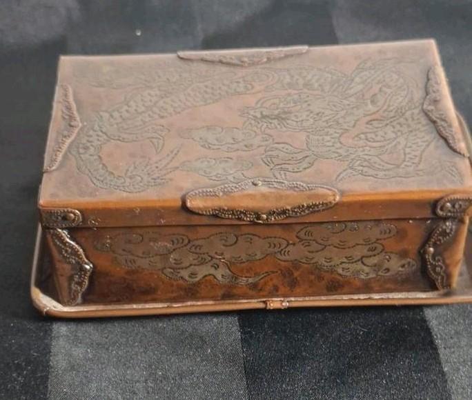 Roodkoperen japans doosje met draken Decor., Antiek en Kunst, Kunst | Niet-Westerse kunst, Ophalen of Verzenden
