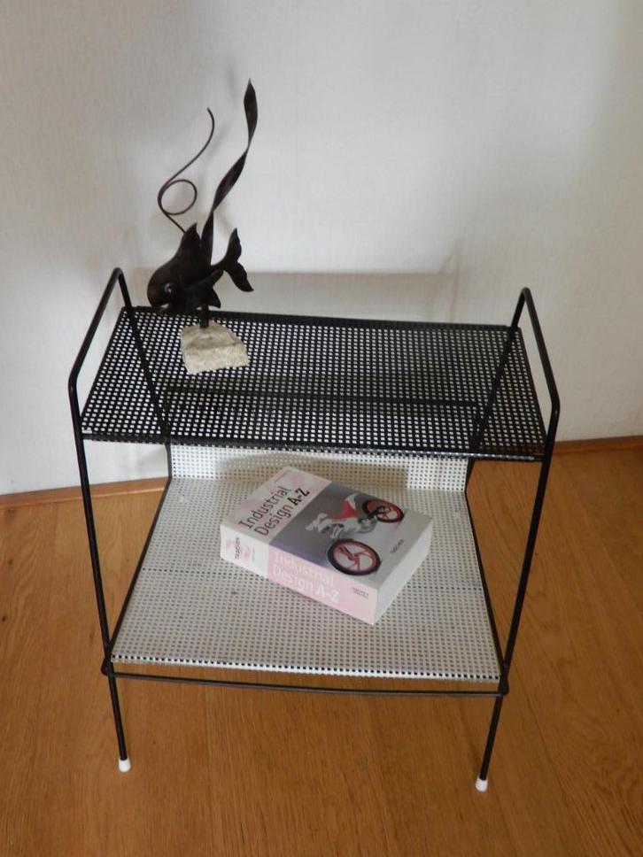 Vintage Pilastro stijl lectuur bijzet tafel, Huis en Inrichting, Woonaccessoires | Krantenbakken en Lectuurbakken, Gebruikt, Ophalen