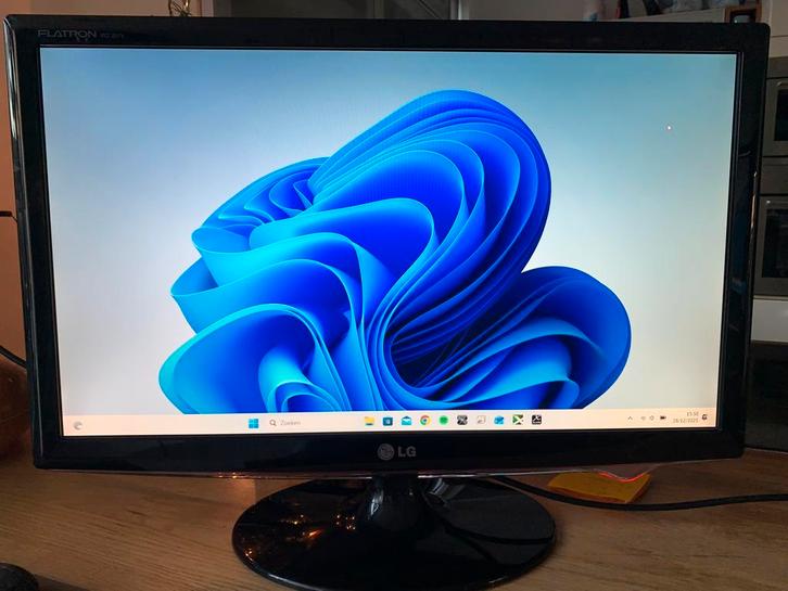 2x LG 24" Full HD Monitor - prijs per stuk!!, Computers en Software, Monitoren, Gebruikt, 60 Hz of minder, HDMI, Gaming, Hoofdtelefoonaansluiting