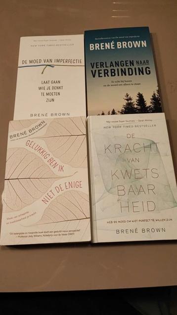 4 x Brene Brown oa Verlangen naar verbinding, De kracht van  beschikbaar voor biedingen