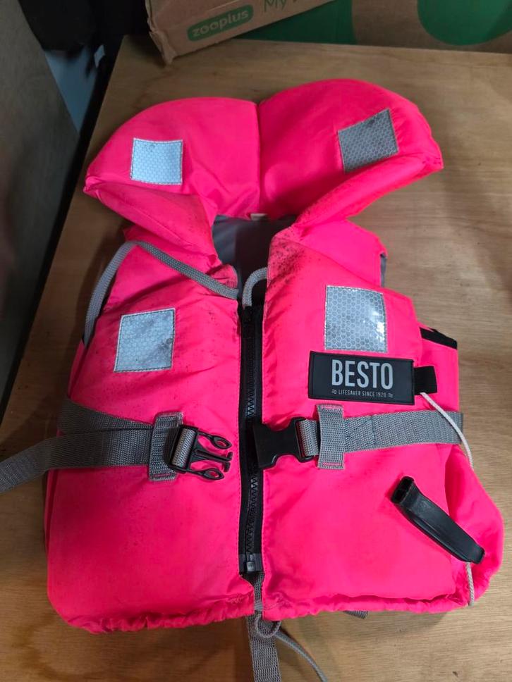 Kinderreddingsvest 15-20 kg met fluitje, Watersport en Boten, Accessoires en Onderhoud, Gebruikt, Overige typen, Ophalen of Verzenden