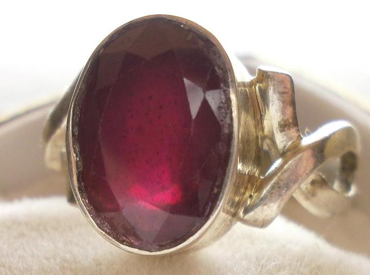 Robijn ring robijn ca. 6 krt zilver ring circa 1970, Sieraden, Tassen en Uiterlijk, Ringen, Zo goed als nieuw, Dame of Heer, 18 tot 19