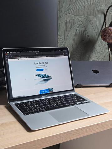 Macbook Air M1 8GB/256GB 13inch beschikbaar voor biedingen