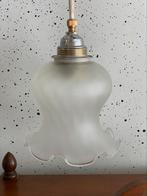 Vintage mat glas glazen lamp kapjes uit Frankrijk, Ophalen of Verzenden, Zo goed als nieuw, Glas, Minder dan 50 cm