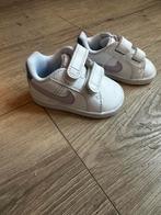 Nike Schoentjes Maat 17- Zo Goed Als Nieuw!, Schoentjes, Jongetje of Meisje, Ophalen of Verzenden, Zo goed als nieuw