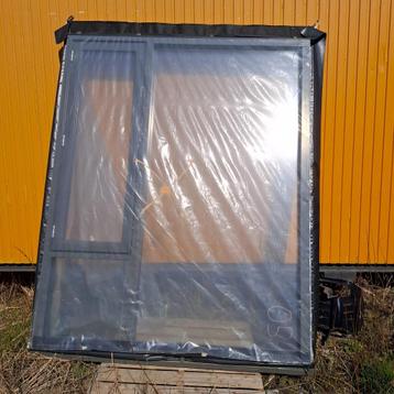 pui met draairaam voorzien van glas. 1550 x 2544 kozijnmaat  beschikbaar voor biedingen