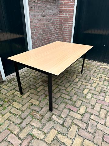 Bureau / Buro beschikbaar voor biedingen