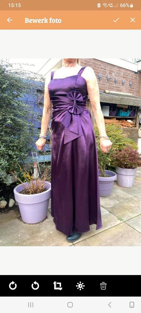 Paarse trouwjurk 38/42 met ,jasje ,tasje ,., Kleding | Dames, Trouwkleding en Trouwaccessoires, Zo goed als nieuw, Ophalen