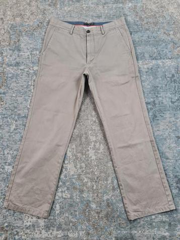 DOCKERS D1 Chino W32 L32 Straight 100% katoen Bronno3232

 beschikbaar voor biedingen