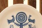 Royal sphinx porseleinen klederdracht bordje Marken 44018, Gebruikt, Ophalen of Verzenden, Bord(en), Wedgwood