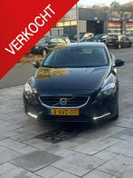 Volvo V40 1.6 D2 Momentum Business 2014 | 137.118 km | Zwart, Auto's, Voorwielaandrijving, Euro 5, Gebruikt, 4 cilinders