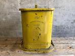 Vintage industriele gele stalen prullenbak met voetbediening, Gebruikt, Met pedaal, 50 tot 75 cm, Ophalen of Verzenden