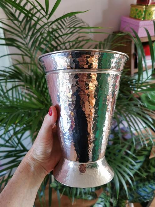 Metalen vaas van Sia, Huis en Inrichting, Woonaccessoires | Vazen, Nieuw, Overige kleuren, Minder dan 50 cm, Overige materialen