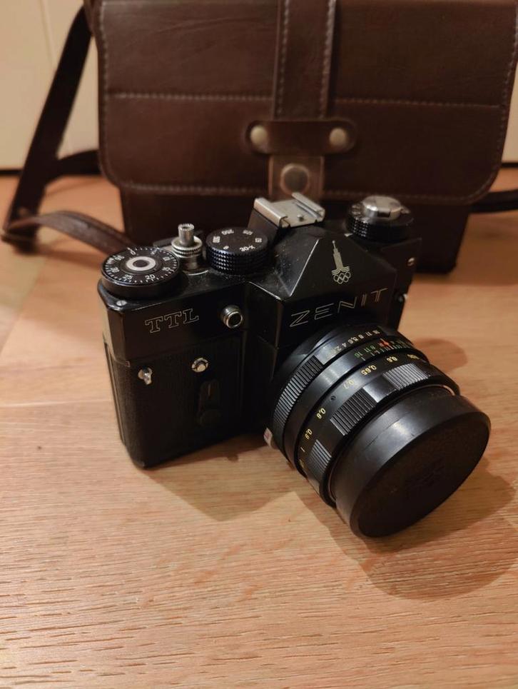Spiegelreflexcamera Zenit TTL met 2 lenzen, Audio, Tv en Foto, Fotocamera's Analoog, Gebruikt, Spiegelreflex, Overige Merken, Ophalen of Verzenden