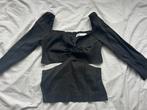 Zwarte top met cut-out merk ZARA maat S, Verzenden, Zo goed als nieuw, Lange mouw, Maat 36 (S)