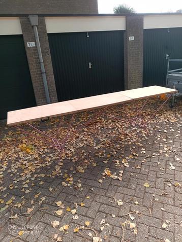 Behang tafel 3 meter beschikbaar voor biedingen