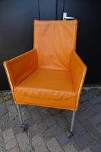 Oranje fauteuiltje op wielen, Ophalen, Gebruikt, Metaal