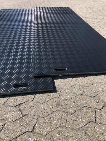 PALLET ACTIE! 30x Kunststof rijplaten 3000x1000x15mm beschikbaar voor biedingen