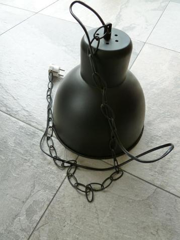 Te koop: industriële lamp beschikbaar voor biedingen
