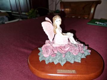 Te koop elfje van de serie fairy story beschikbaar voor biedingen