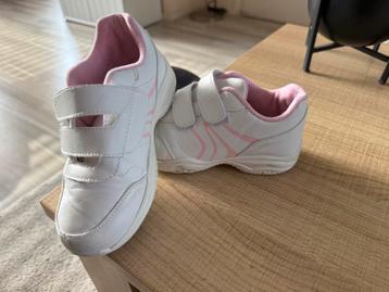 Gymschoenen meisje beschikbaar voor biedingen
