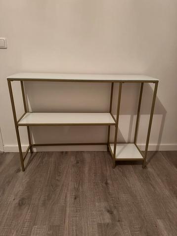 Sidetable melkgas goud beschikbaar voor biedingen
