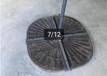 4 Stuks PimXL Parasoltegels 14kg per stuk in goede staat beschikbaar voor biedingen