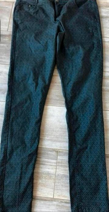STRAIGHT leg jeans voorzien van een ruiten print maat 44 beschikbaar voor biedingen