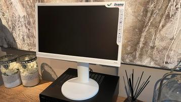 22 inch PC Beeldscherm - Perfect voor Werk & Studie! beschikbaar voor biedingen