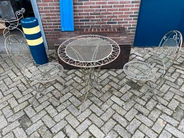 Tuin,bistroset Metaal - Tafel en 2 Stoelen beschikbaar voor biedingen