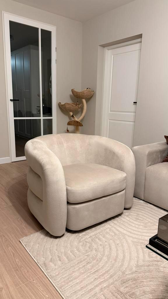 Beige fauteuil / Love Seat (360 graden draaibaar), Huis en Inrichting, Fauteuils, Zo goed als nieuw, Stof, 75 tot 100 cm, Ophalen of Verzenden