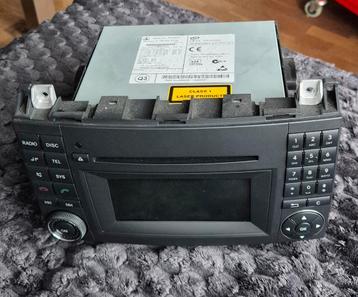 Mercedes-Benz MF2830 Radio/CD Speler beschikbaar voor biedingen