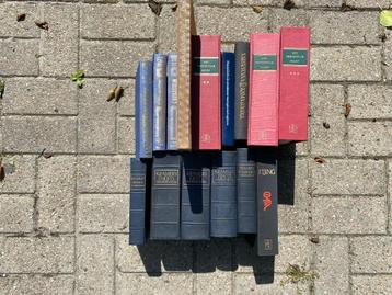 diverse boeken beschikbaar voor biedingen