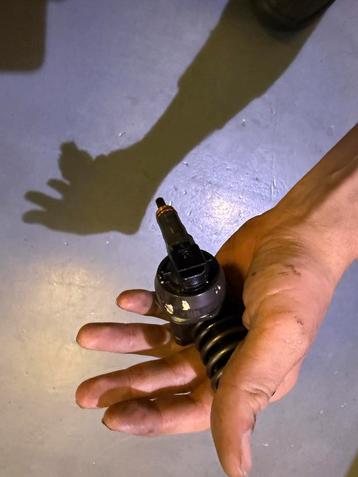 1.9 tdi injectoren van caddy beschikbaar voor biedingen