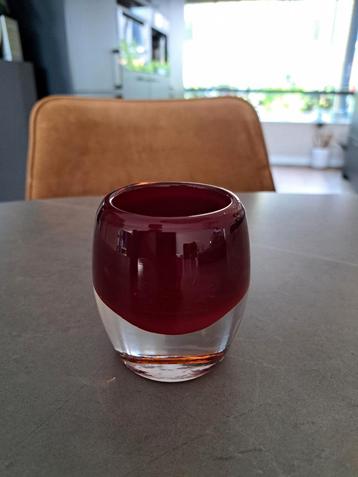 Vintage glazen vaasje, waxinelicht, donkerrood, design  beschikbaar voor biedingen