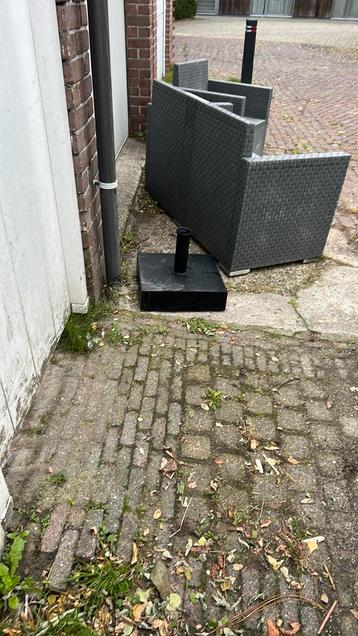 Parasolvoet beschikbaar voor biedingen
