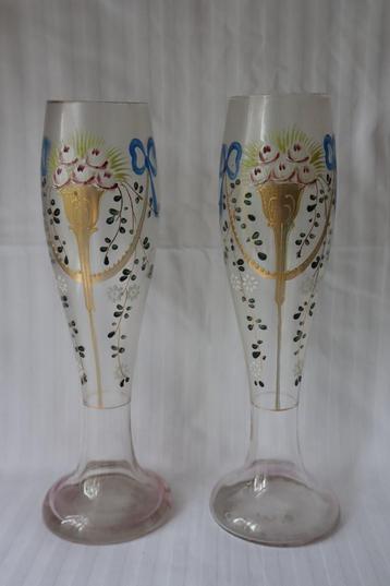 Antiek paar Art Nouveau glazen vazen c 1900-1910 beschikbaar voor biedingen