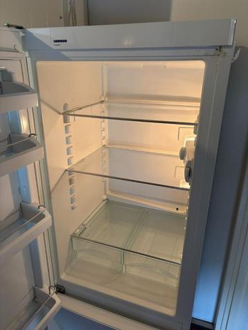 Koelkast gratis afhalen beschikbaar voor biedingen