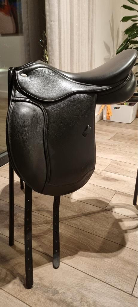 Tekna/ Letek dressuurzadel & Kent en Masters zadel 17,5 /17, Dieren en Toebehoren, Paarden en Pony's | Zadels, Zo goed als nieuw