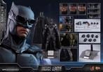 Hot Toys Justice League MMS 432 Tactical Suit Batman, Ophalen of Verzenden, Zo goed als nieuw, Film, Actiefiguur of Pop