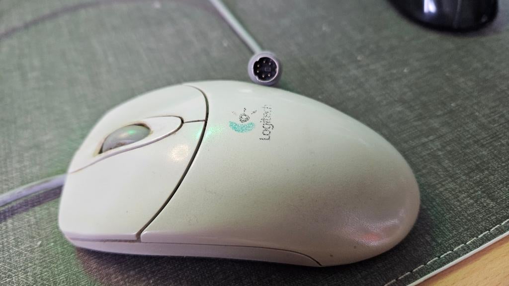 Logitech PS/2 muis met bal – model M-C48, Computers en Software, Muizen, Muis, Gebruikt, ‘LOGITECH’, Ophalen of Verzenden