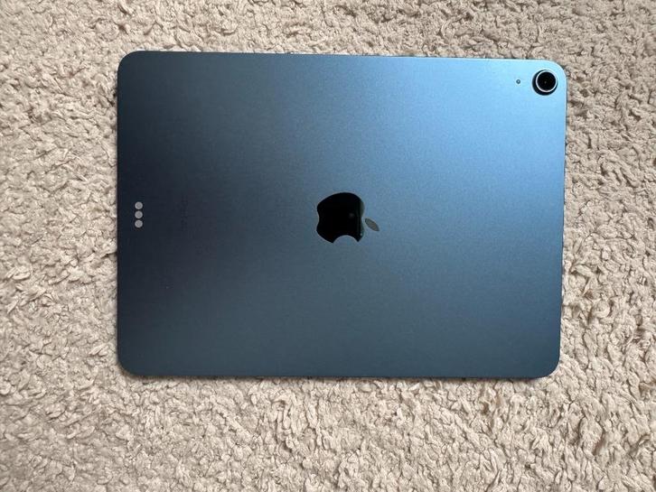 iPad Air 2022 (64GB, Blue) + Logitech Folio Touch + Apple, Computers en Software, Apple iPads, Apple iPad Air, 11 inch, 64 GB
