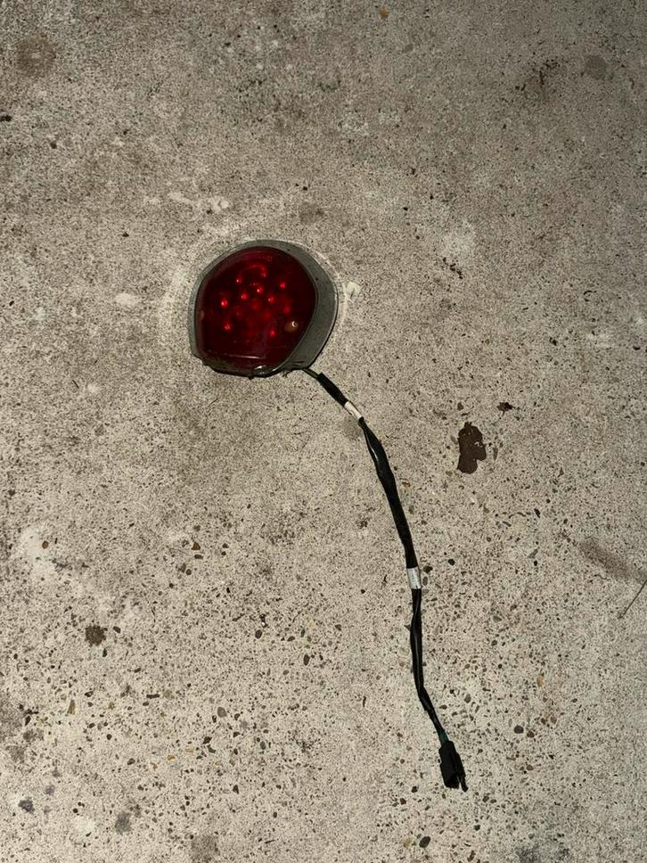 Achterlicht sym mio, Motoren, Tuning en Styling, Ophalen of Verzenden