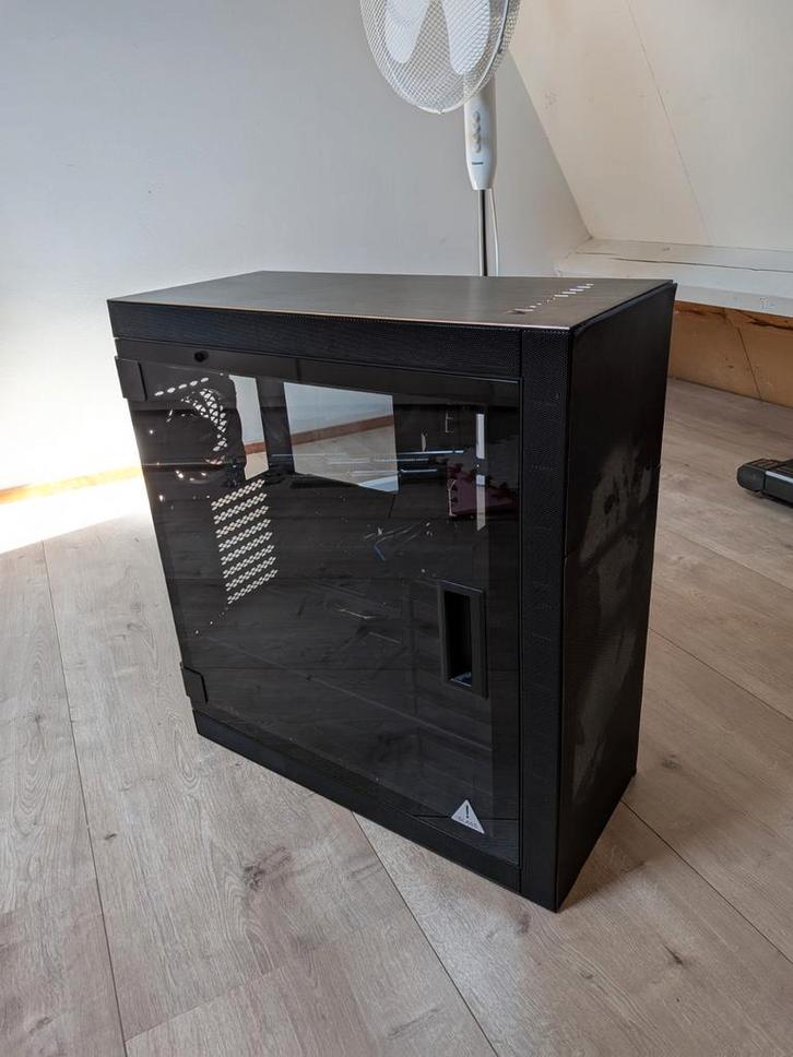 MSI sekira kast, Computers en Software, Computerbehuizingen, Gebruikt, Ophalen