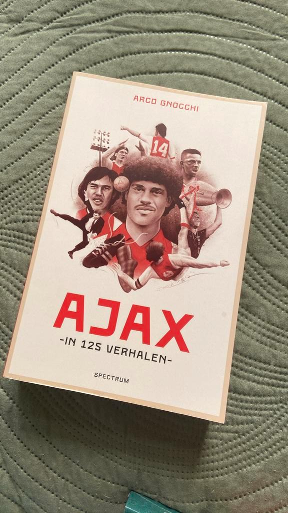 NIEUW Ajax in 125 verhalen - Arco Gnocchi. Leuk cadeau, Boeken, Sportboeken, Nieuw, Balsport, Ophalen of Verzenden