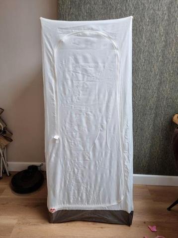 2 x Ikea Vuku kledingkast  beschikbaar voor biedingen