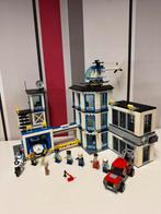 LEGO city 60141 politiebureau, Kinderen en Baby's, Speelgoed | Duplo en Lego, Ophalen of Verzenden, Zo goed als nieuw